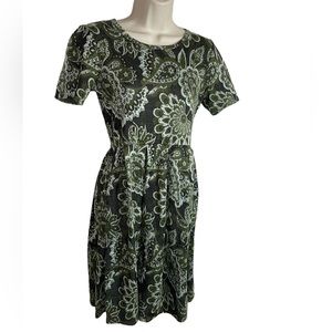 LuLaRoe Green Paisley Dress With Back Zip and Side Pockets Size Medium